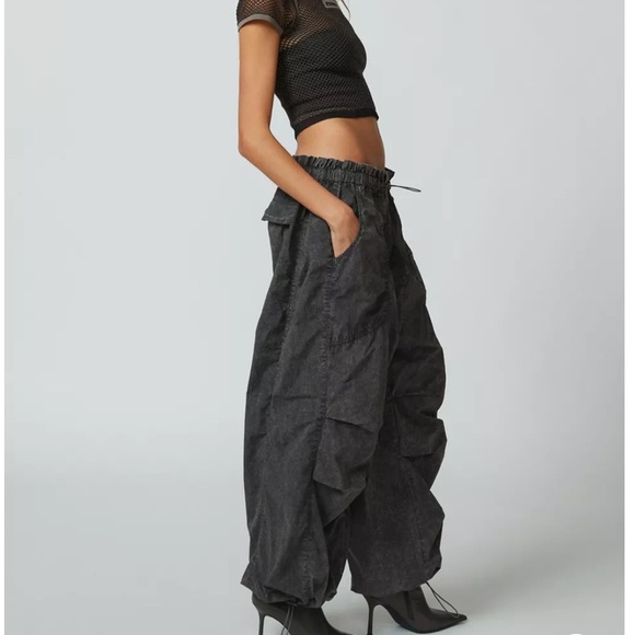 OU Nylon Baggy Pant Sloan Cargo Utility Gorpcore Urban Outfitters Exclusive New - Picture 3 of 6